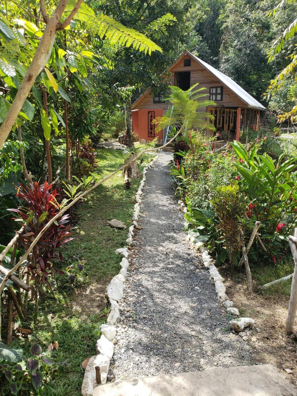 Aruma Eco-Hostal Lanquin Exterior photo