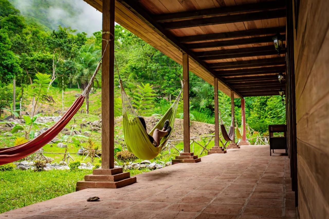 Aruma Eco-Hostal Lanquin Exterior photo